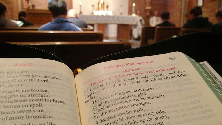 unsplash.com/photos/people-attending-mass-in-a-church-with-open-books-eA34zl9s5XA